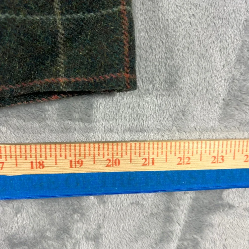 Unbranded wool blend